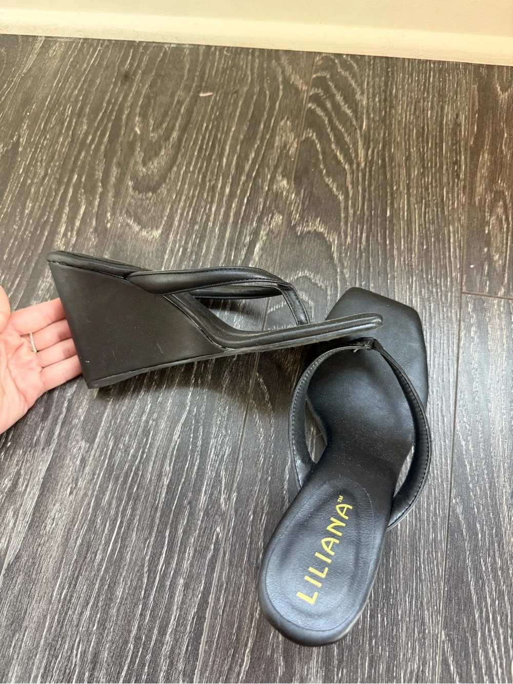 Liliana Black Square-Toe Thong Slide Heels